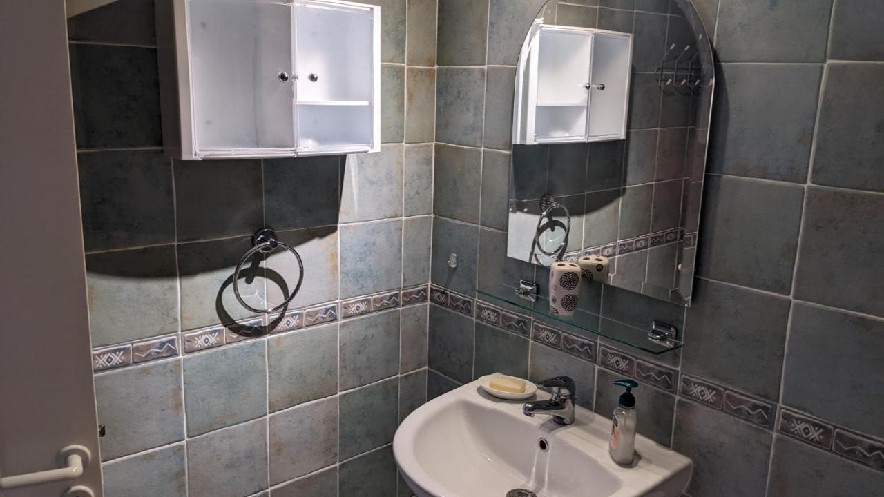 P.Gardens 103 Apartment Пея Екстериор снимка