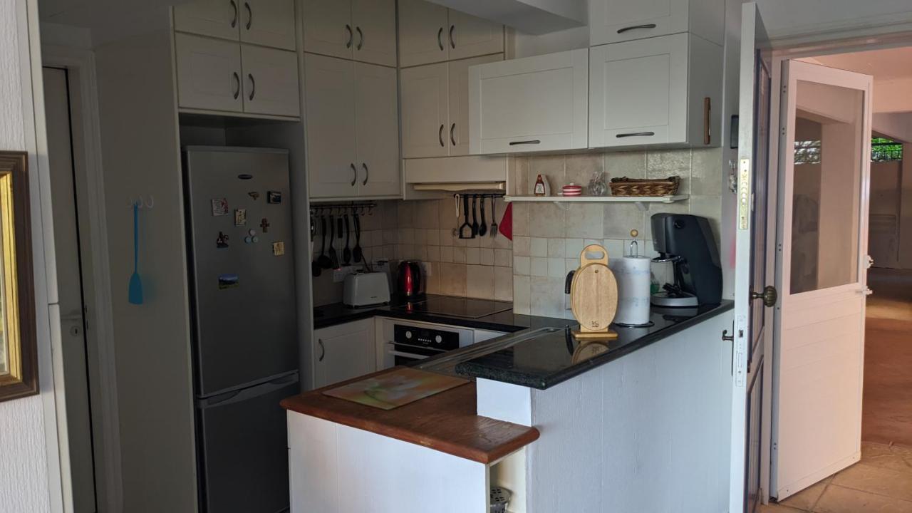 P.Gardens 103 Apartment Пея Екстериор снимка